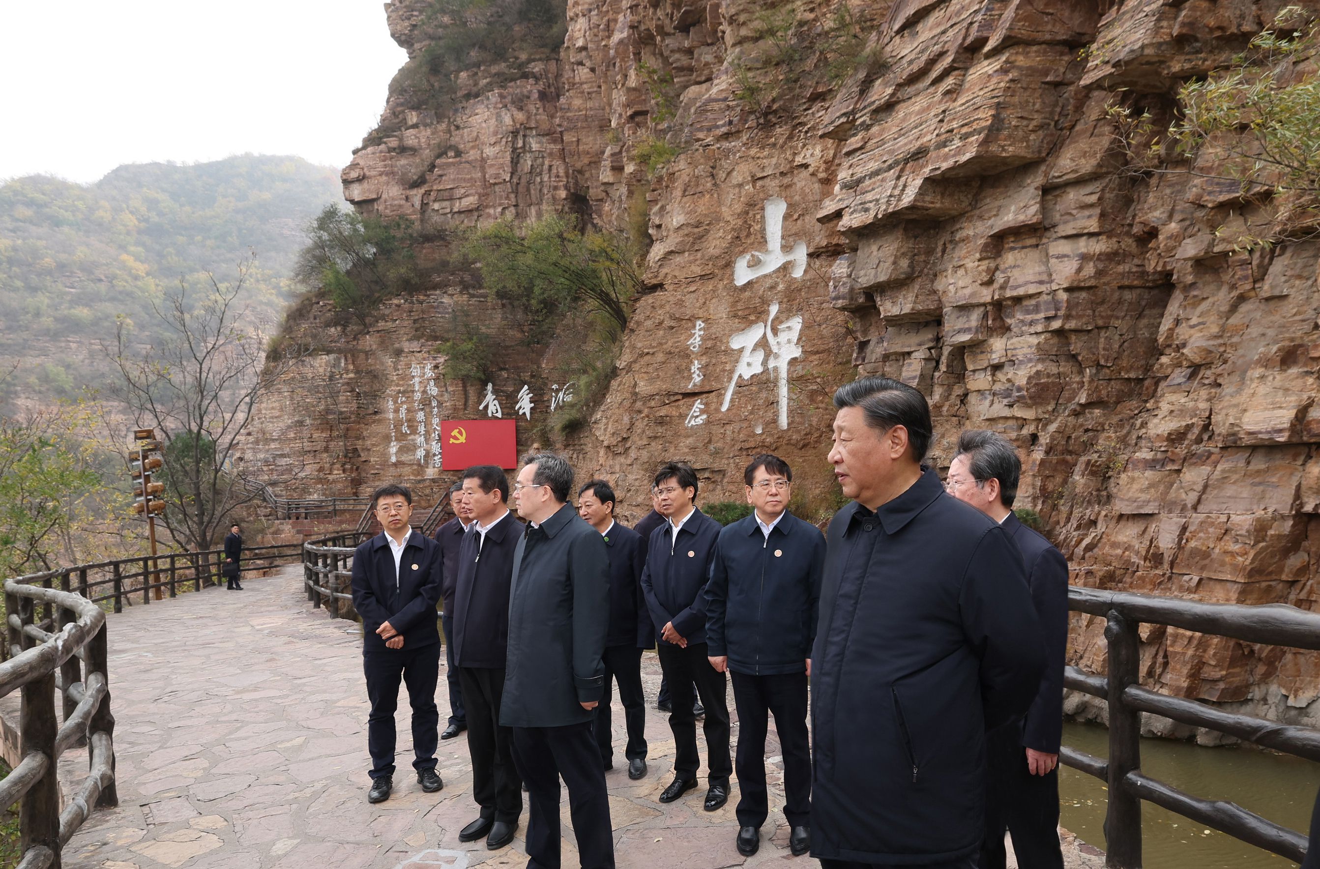 2022年10月28日，習(xí)近平總書記在河南安陽林州市紅旗渠青年洞考察。