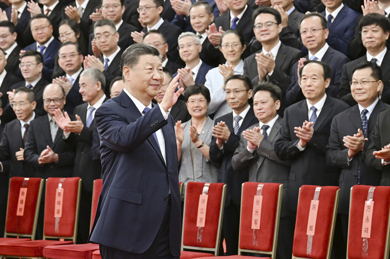 2024年9月23日，習近平總書記等黨和國家領導人接見探月工程嫦娥六號任務參研參試人員代表。